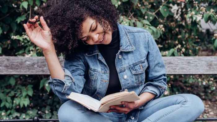 The Poet's List - Poet - Poetry News Spokenword Video - Jenn Lim - Book - Author - Beyond Happiness - Workplace