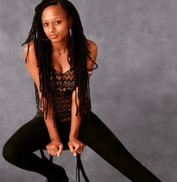 The Poet's List - Poet - Poetry News Spokenword Video - Alexzenia Davis